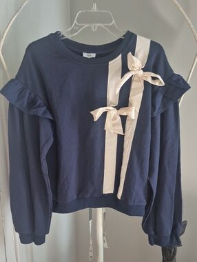 VOY Navy Sweatshirt with Cream Ribbon Bows